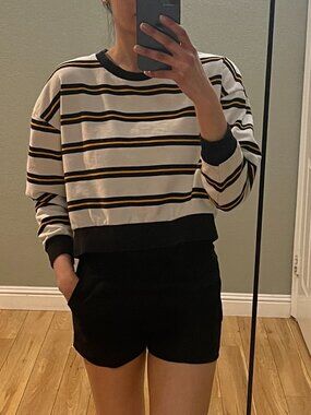 Striped Cropped Sweatshirt Women Size [S] Black White Casual Top